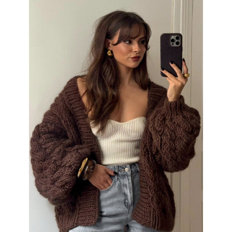 Damen Grobstrickjacke mit oversized Schnitt und eleganten Flechtmustern Drune