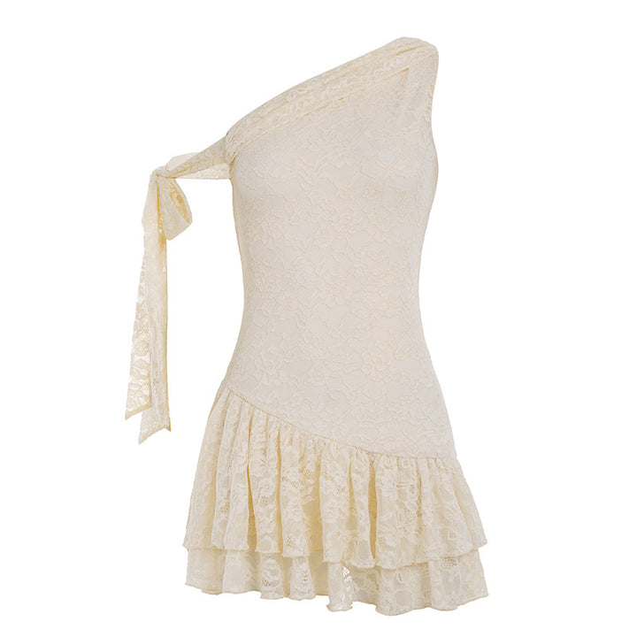 Damen Kleid mit asymmetrischem Spitzenbesatz und voluminösem Rüschensaum Drune