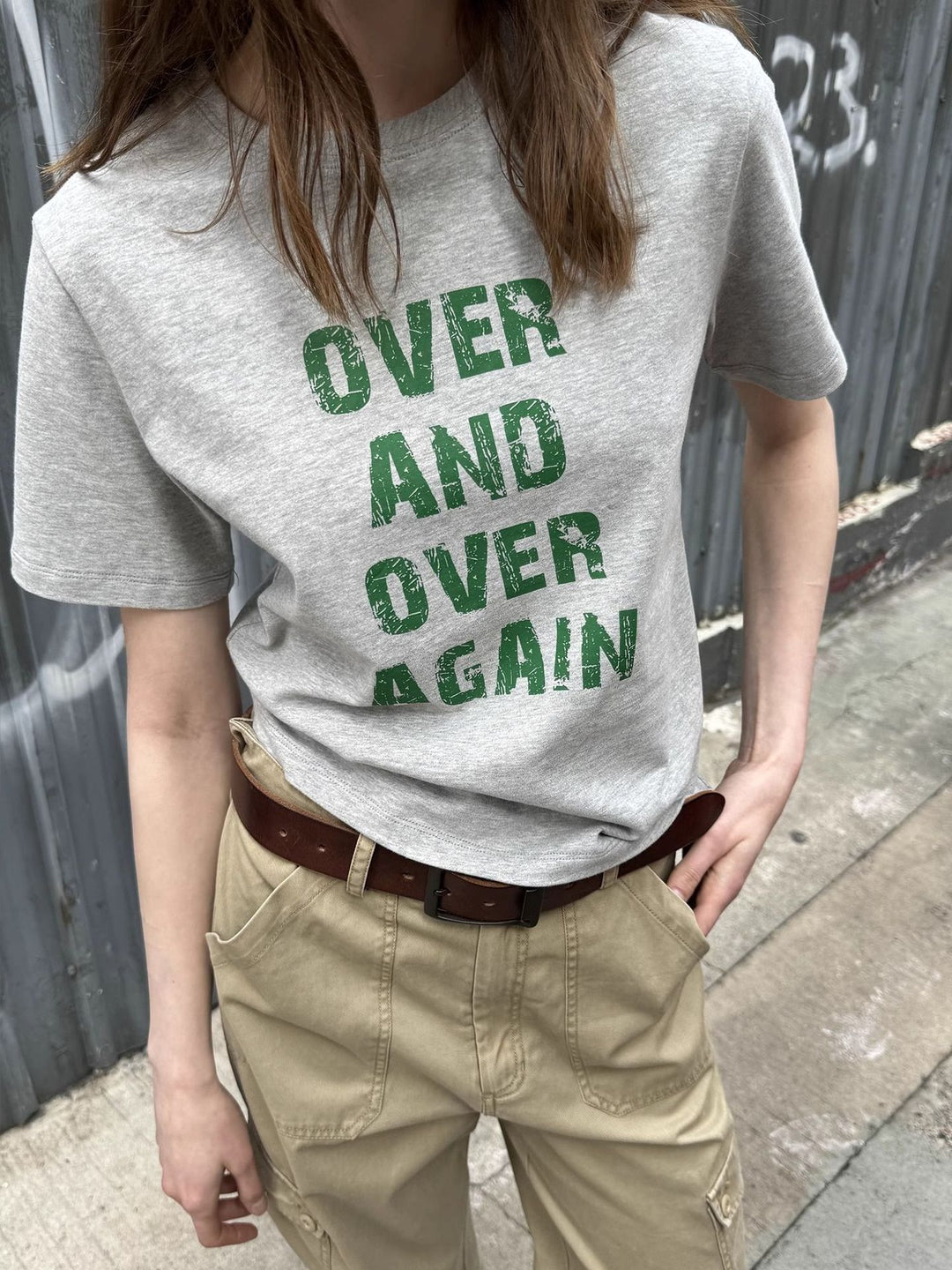 Damen Kurzarm T-Shirt mit Buchstaben Print Slim Fit Weiß