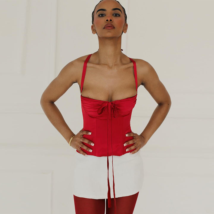 Damen Satin-Oberteil mit verspieltem Rüschendetail und dekorativem Bindeband Drune