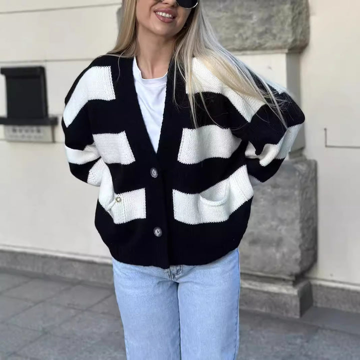 Damen kuschelige Oversized Strickjacke mit modernen Streifen und Taschen Drune