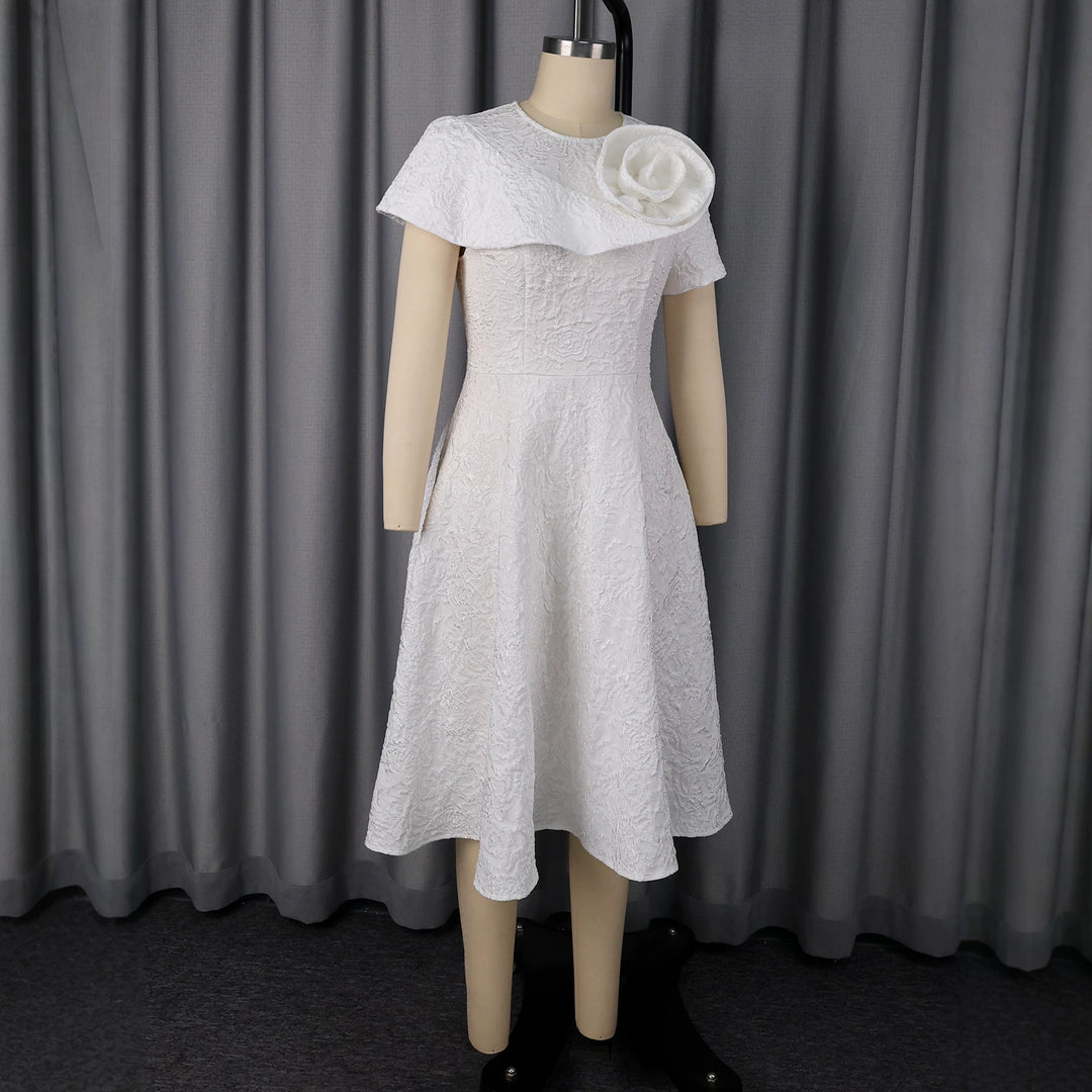 Damen festliches Kleid mit kunstvollem Blumendekor und wunderschöner Drapierung Drune