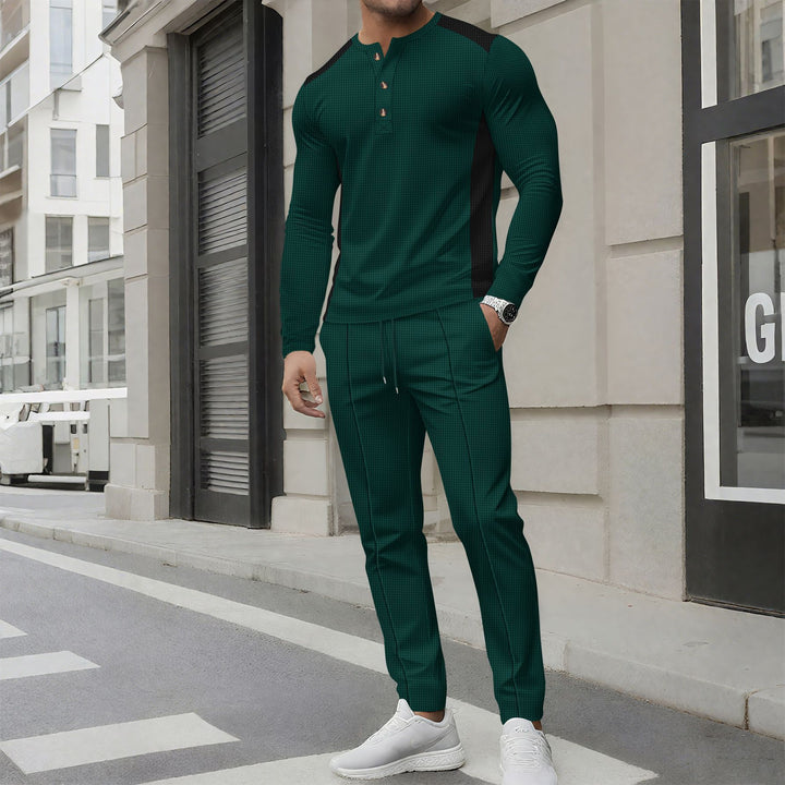 Herren modisches Freizeit-Set mit strukturiertem Langarmshirt und passenden Jogginghosen Drune