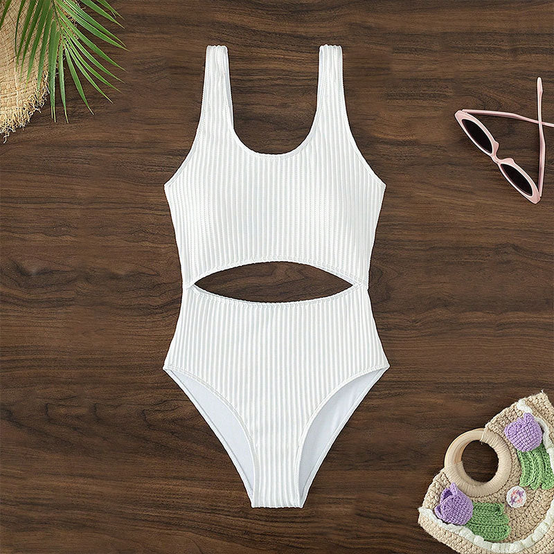 Damen Einteiler Badeanzug mit hohem Beinausschnitt und modischem Cut-Out Drune