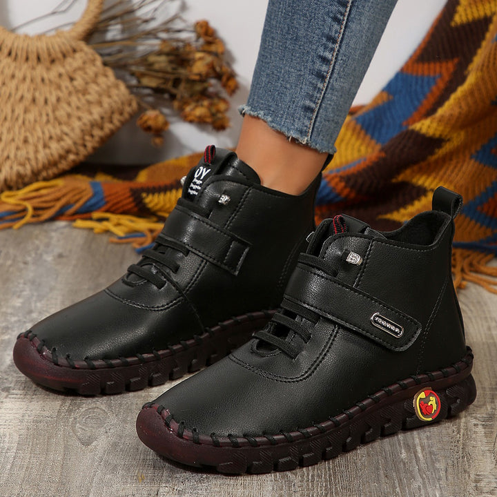 Damen nan stylishe knöchelhohe Komfort-Stiefelette mit Klettverschluss und handgenähter Ziernaht Drune