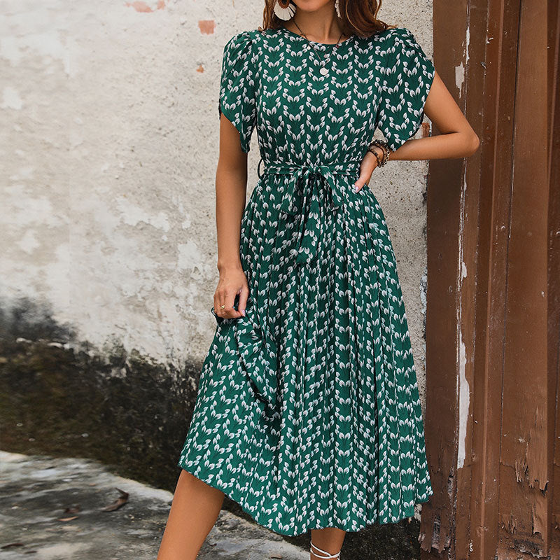 Damen Maxikleid mit eleganter Taillierung und verspieltem Muster Drune