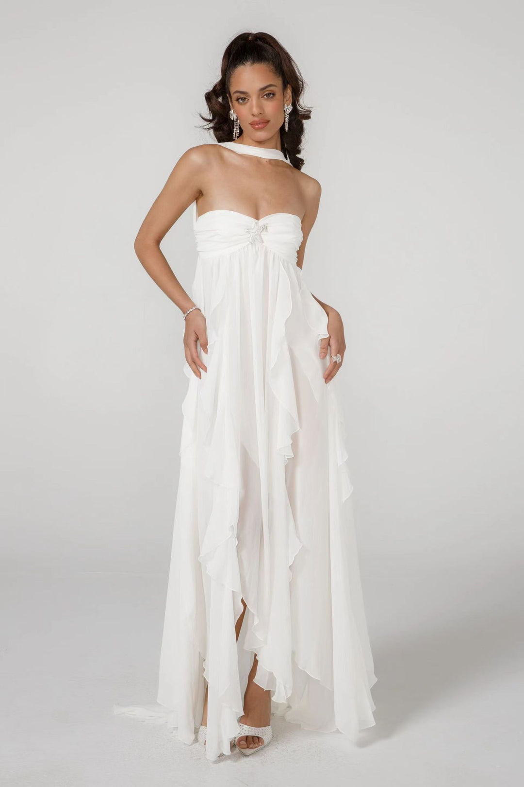 Damen Elegantes Maxi-Kleid mit asymmetrischem Saum und zarten Rüschendetails Drune