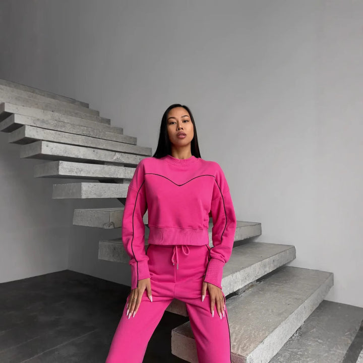 Damen sportliches Lounge-Set mit weitem Schnitt und seitlichen Streifen