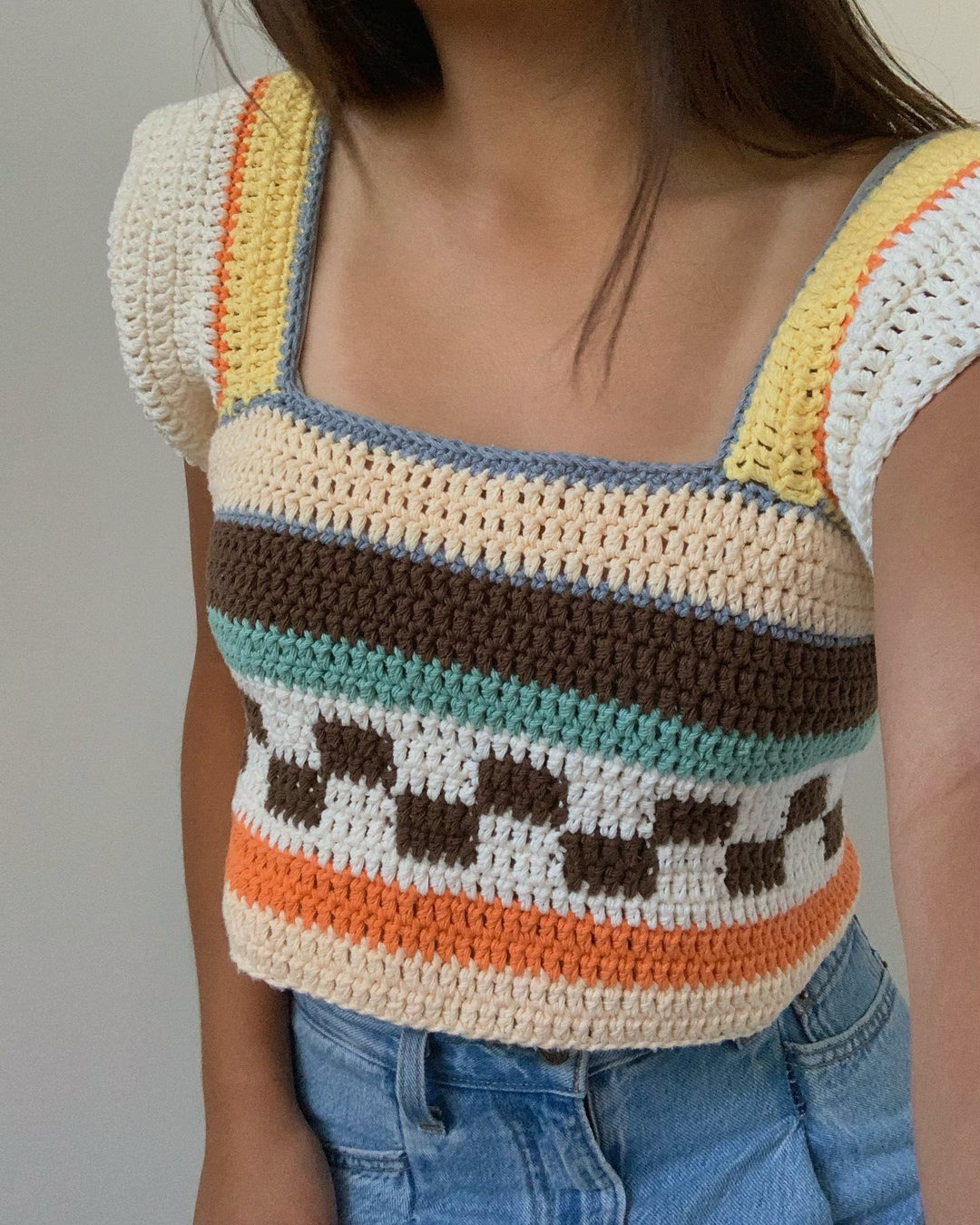 Damen gehäkeltes Crop-Top mit buntem Streifenmuster und Quadrat-Ausschnitt Drune
