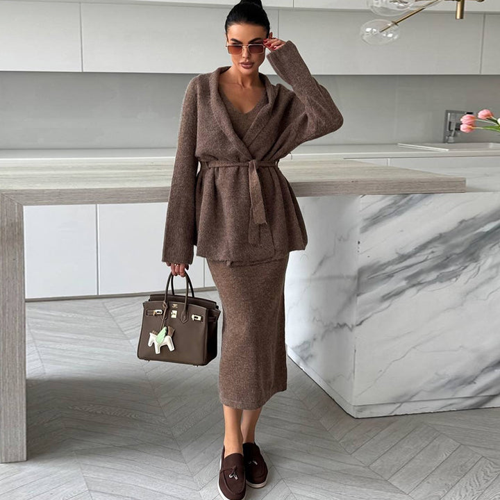 Damen elegantes Strick-Ensemble mit Wickeljacke und Bleistiftrock Drune