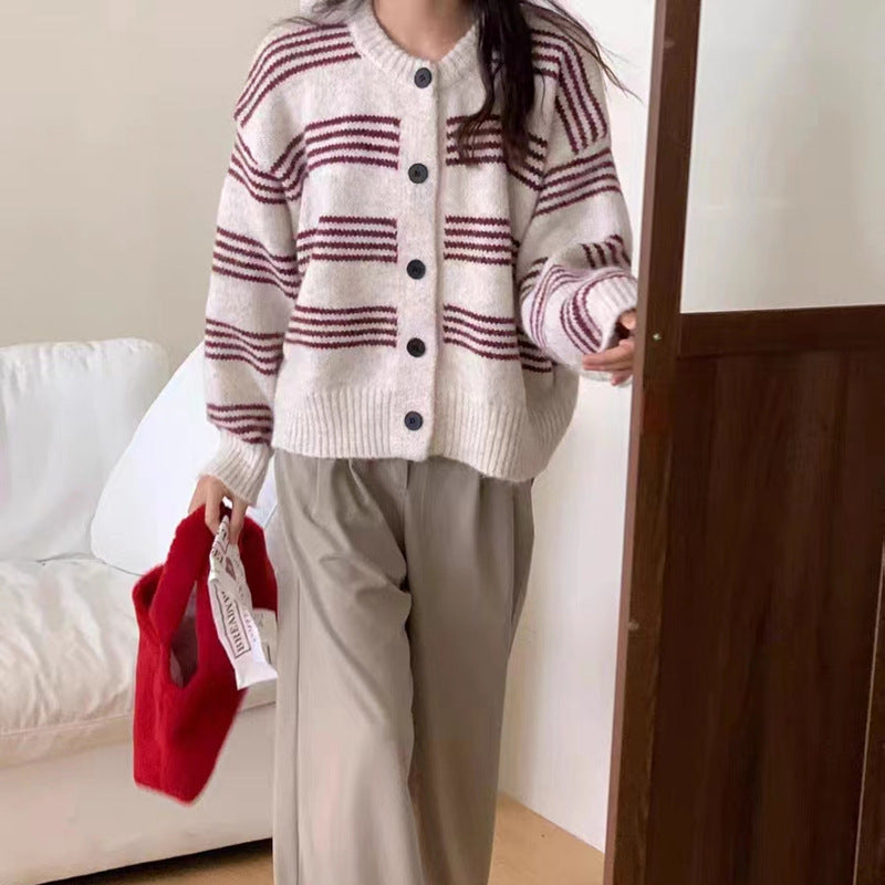 Damen modische Strickjacke mit feiner Streifenstruktur und dekorativen Knöpfen Drune