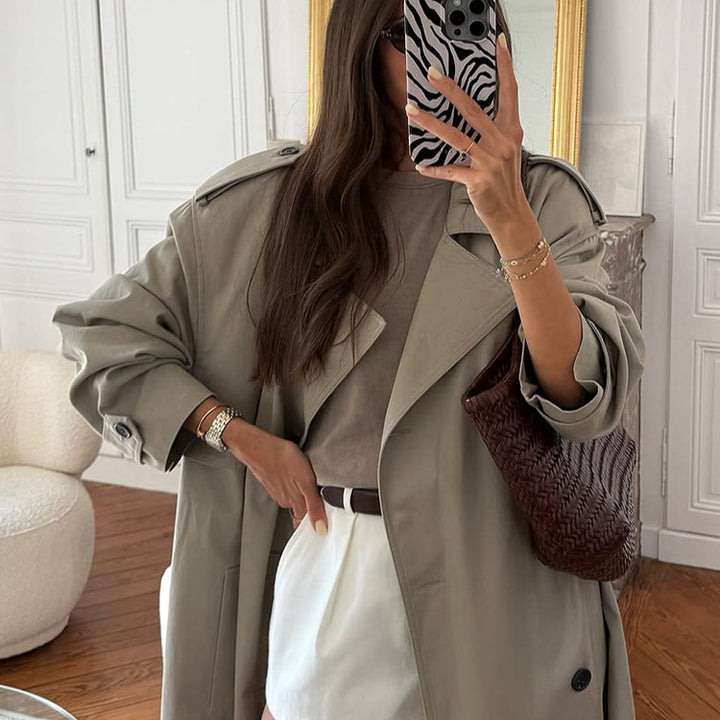 Damen eleganter Trenchcoat mit minimalistischem Design und praktischen Taschen Drune