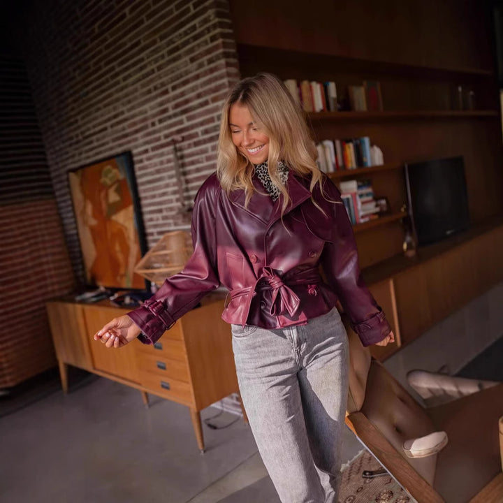 DamenModerne Jacke aus Kunstleder mit Taillengürtel und doppelt gestepptem Design Drune