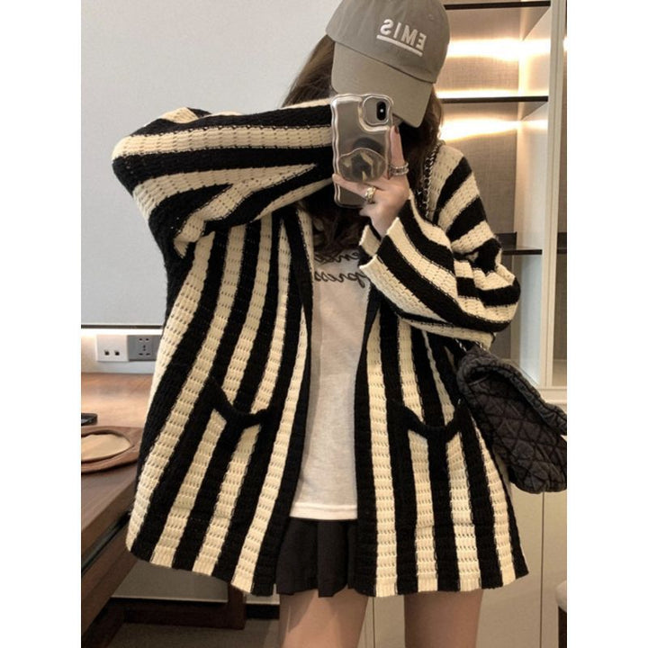 Damen Oversized Strickponcho mit grafischem Streifenmuster Drune