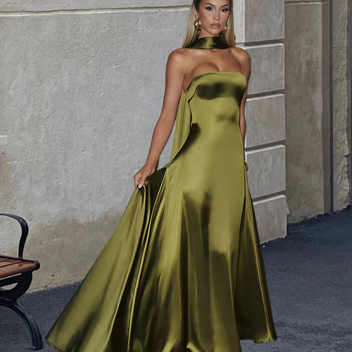 Damen Bandeau-Maxikleid mit schickem Halsschmuck und fließendem Satin Drune