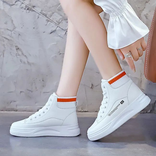 Damen Hohe Sneakers mit rutschfester Profilsohle und modischem Strickkragen Drune