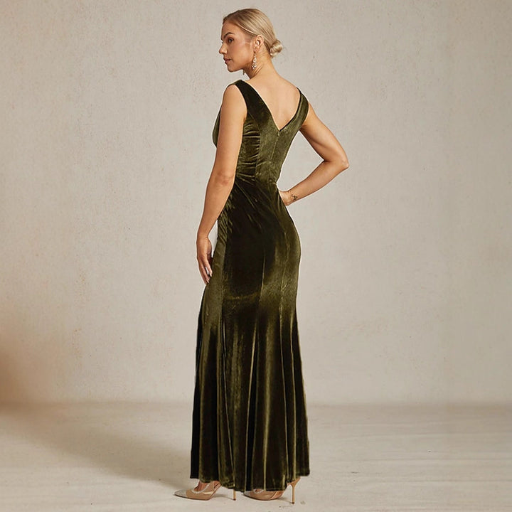 Damen Maxikleid aus samtigem Material mit elegantem Carmen-Ausschnitt Drune