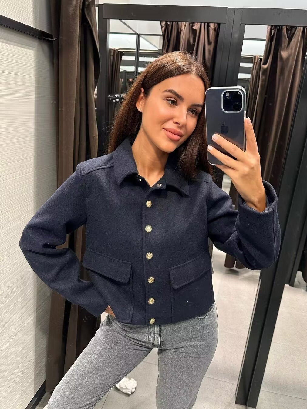 Damen modische Kurzjacke mit praktischen Taschen und goldenen Knöpfen Drune