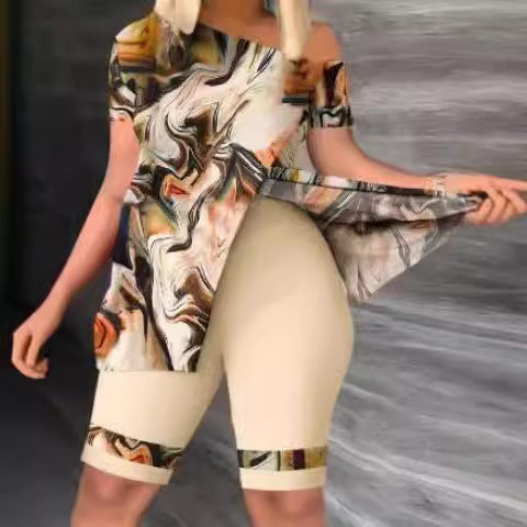 Damen Sportliches Oberteil mit schickem asymmetrischen Schnitt und Figur betonten Shorts Drune