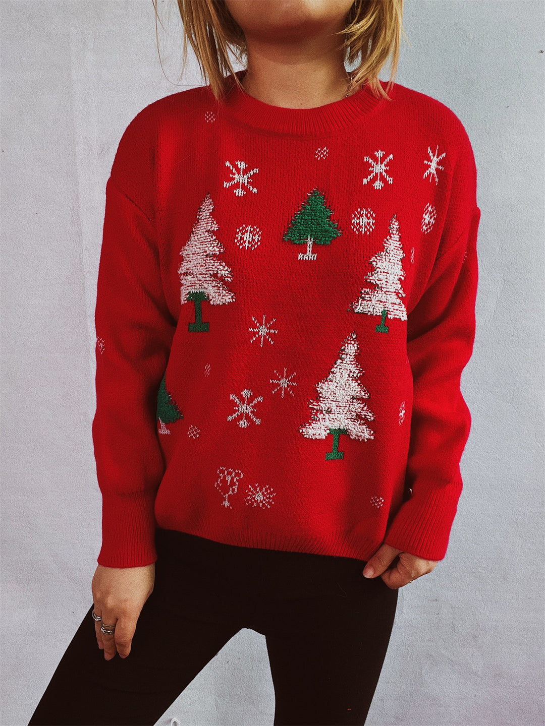 Damen weihnachtlicher Pullover mit festlichem Baumdesign und flauschigem Material Drune