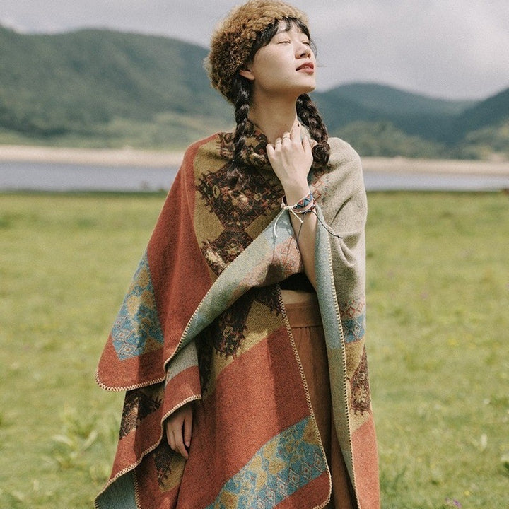 Damen Modischer Poncho mit kunstvollem Muster und fransigen Kanten Drune