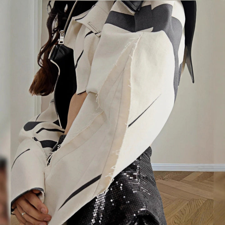 Damen Modische Cropped Jacke mit geometrischem Design und Kunstlederdetails Drune