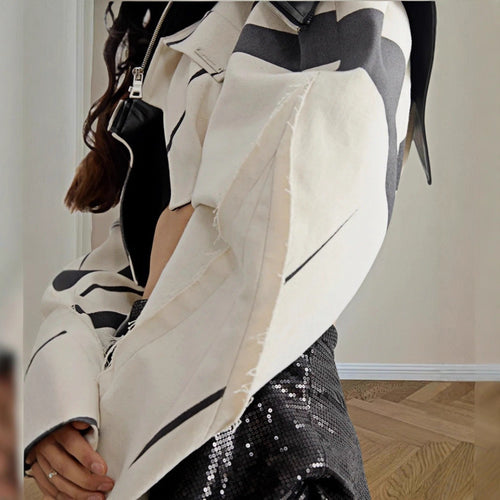 Damen Modische Cropped Jacke mit geometrischem Design und Kunstlederdetails Drune