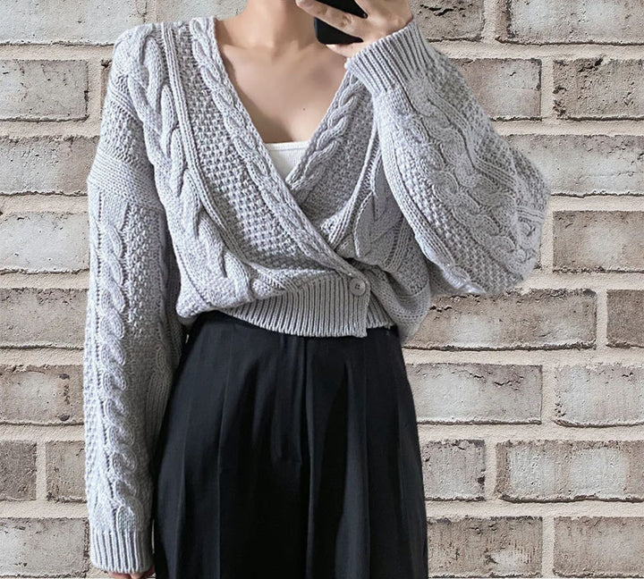Drune | Strickjacke Lockere Passform Wollmix Kürze Länge Kabelstrick Knöpfe