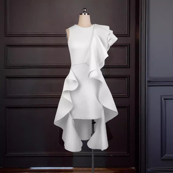 Damen elegantes Kleid mit asymmetrischen Rüschen Drune