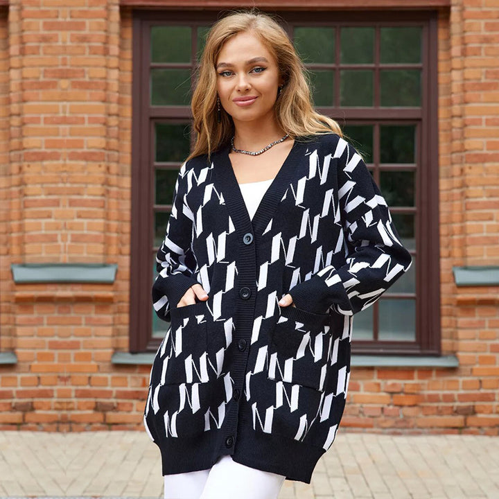 Damen Grafischer Strickcardigan mit großen Knöpfen und Taschen Drune