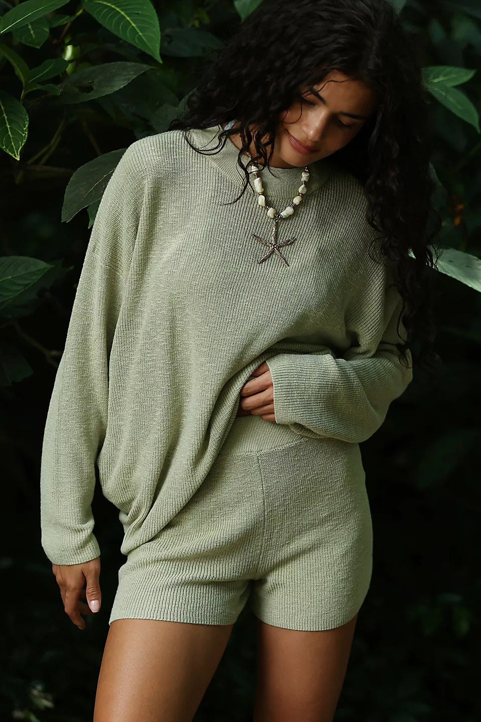 Damen Lässiges Strick-Set mit oversized Pullover und kurzen Hosen Drune