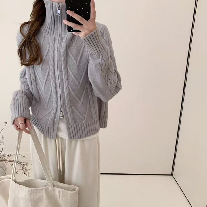 Damen Strickjacke mit Zopfstruktur und hohem Kragen Drune