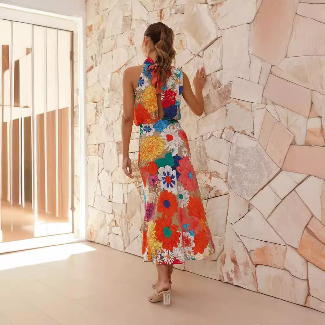 Damen Maxikleid mit kreativem Blumendesign und verspieltem Neckholder Drune