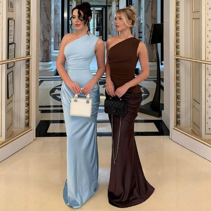 Damen Elegantes Maxikleid mit asymmetrischem Schnitt und raffinierten Drapierungen Drune