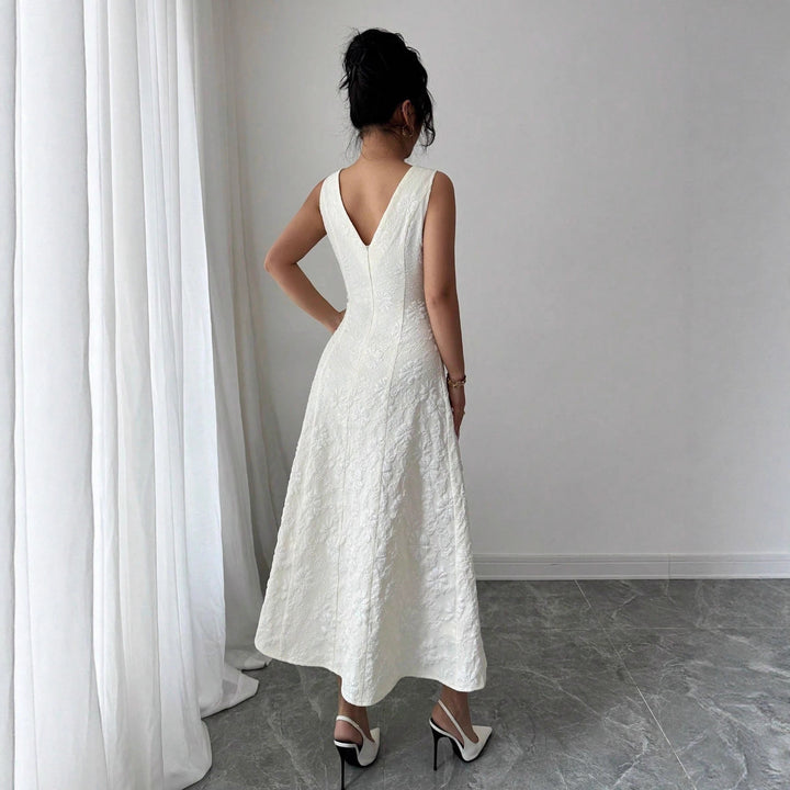 Damen Spitzen-Maxikleid mit verführerischem Schnitt und zarten Spaghettiträgern Drune