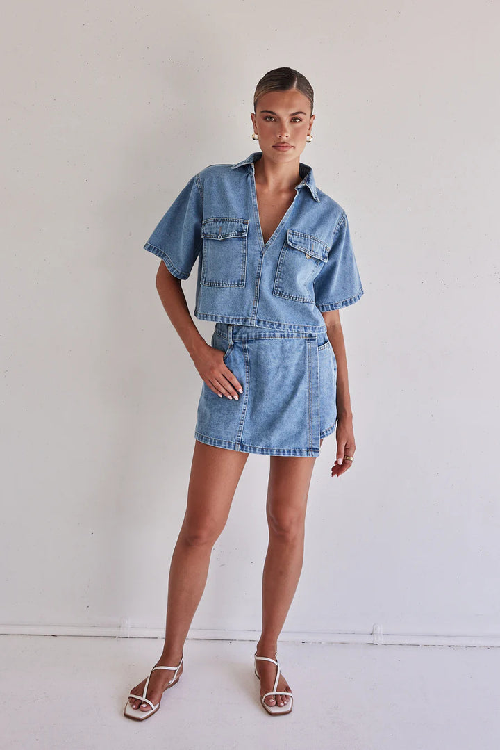Damen Denim-Kurzjacke mit passendem Rock im lässigen Stil Drune