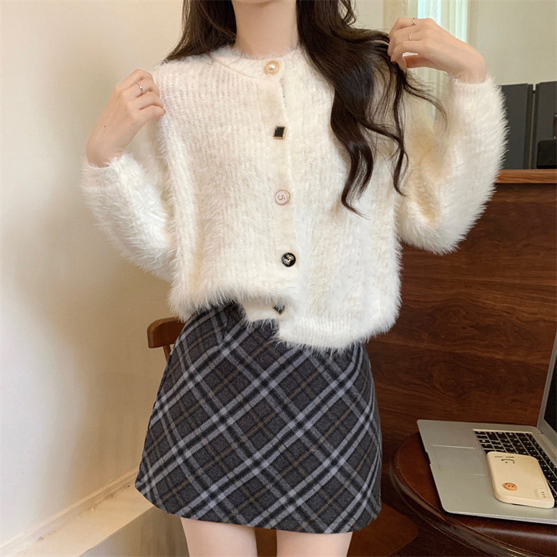 Damen kuschelige Strickjacke mit knöpfbarem Design und elegantem Flair Drune