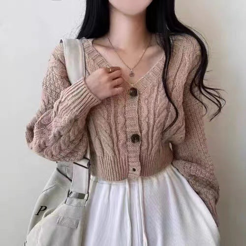 Damen cropped Strickjacke mit Zopfmuster und klassischen Knöpfen Drune