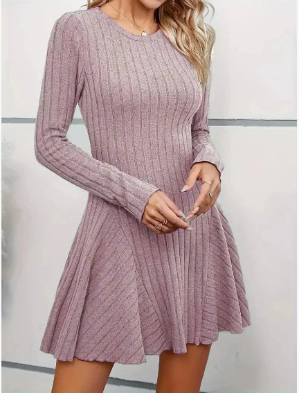 Damen Strickkleid mit V-Ausschnitt und Rüschendetails Drune