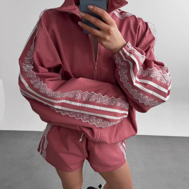 Damen sportliches Set mit eleganten Spitzenapplikationen Drune