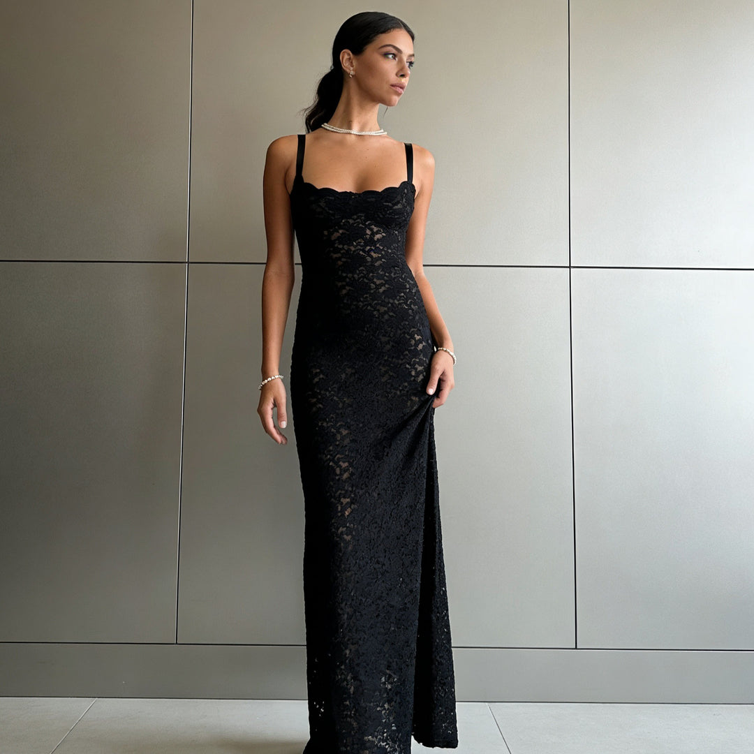 Damen Elegantes Spitzenkleid mit skulpturalem Oberteil und raffinierten Seitenschlitzen Drune