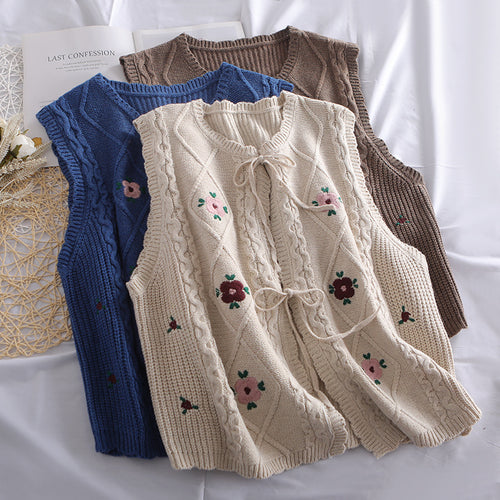 Damen Strickweste mit romantischen Blumenstickereien Drune