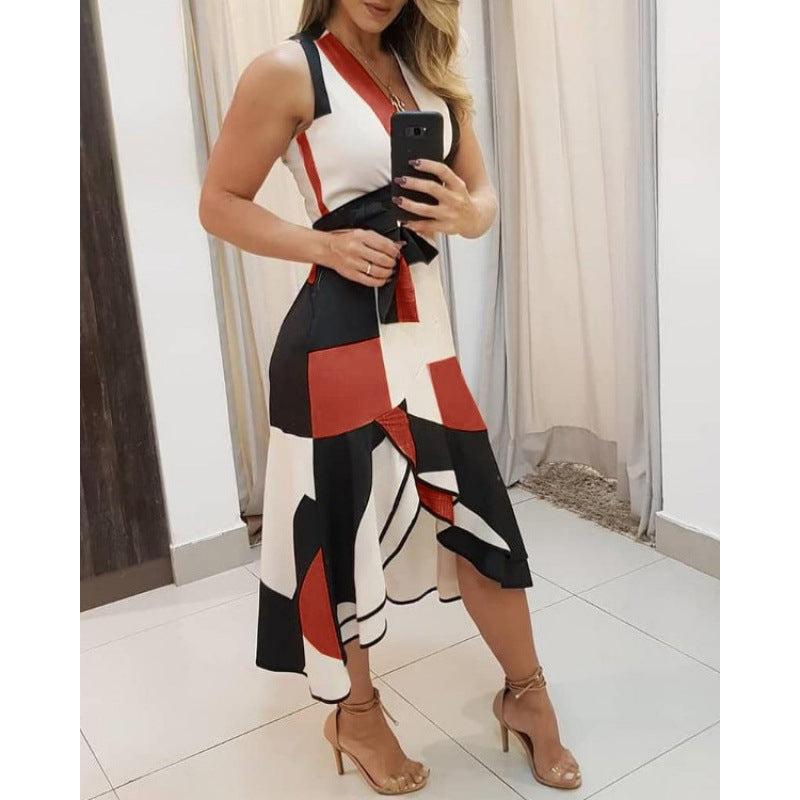 Damen Wickelkleid mit modernem grafischem Muster und Gürteldetail Drune