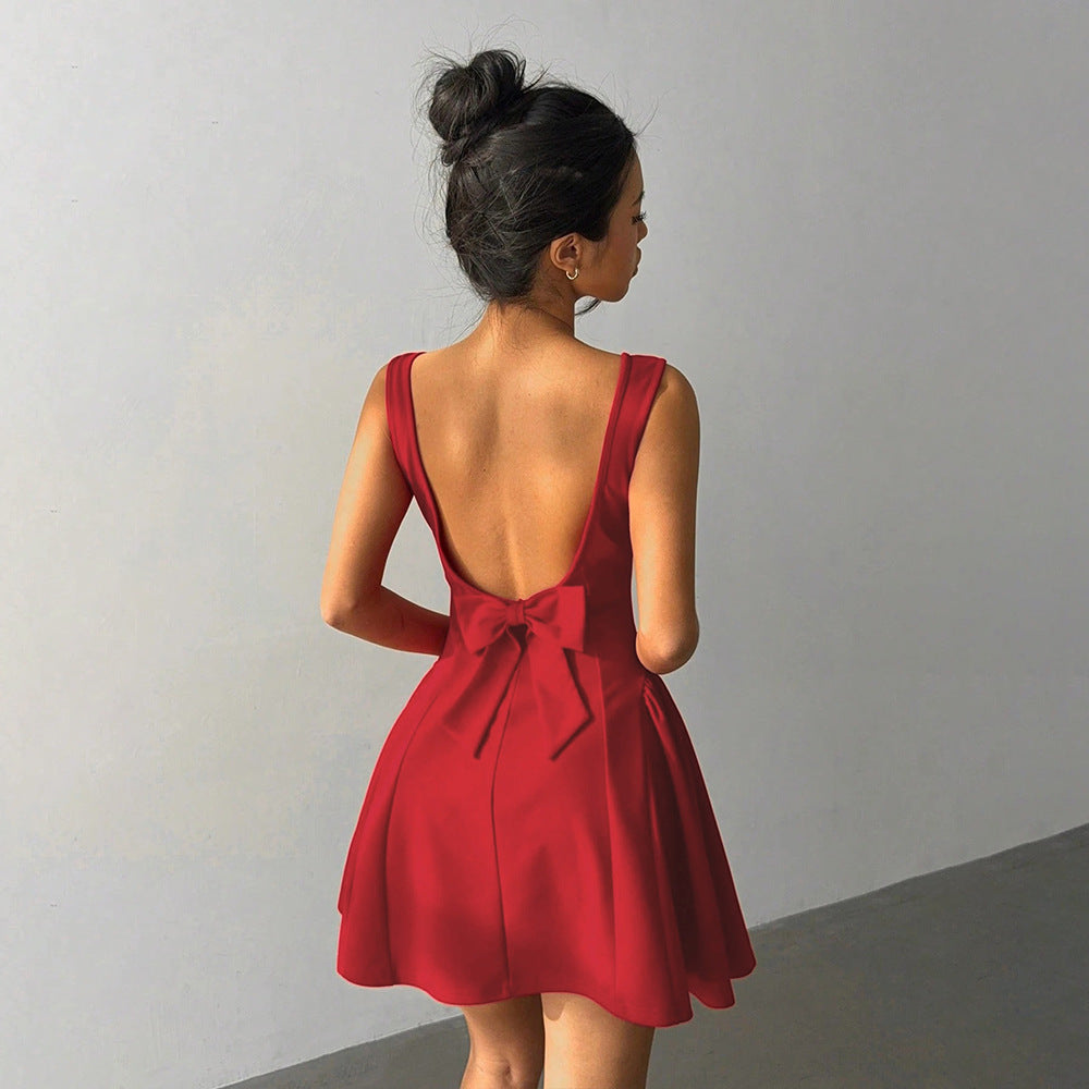 Damen Kleid mit tailliertem Schnitt und elegantem Quadrat-Ausschnitt Drune