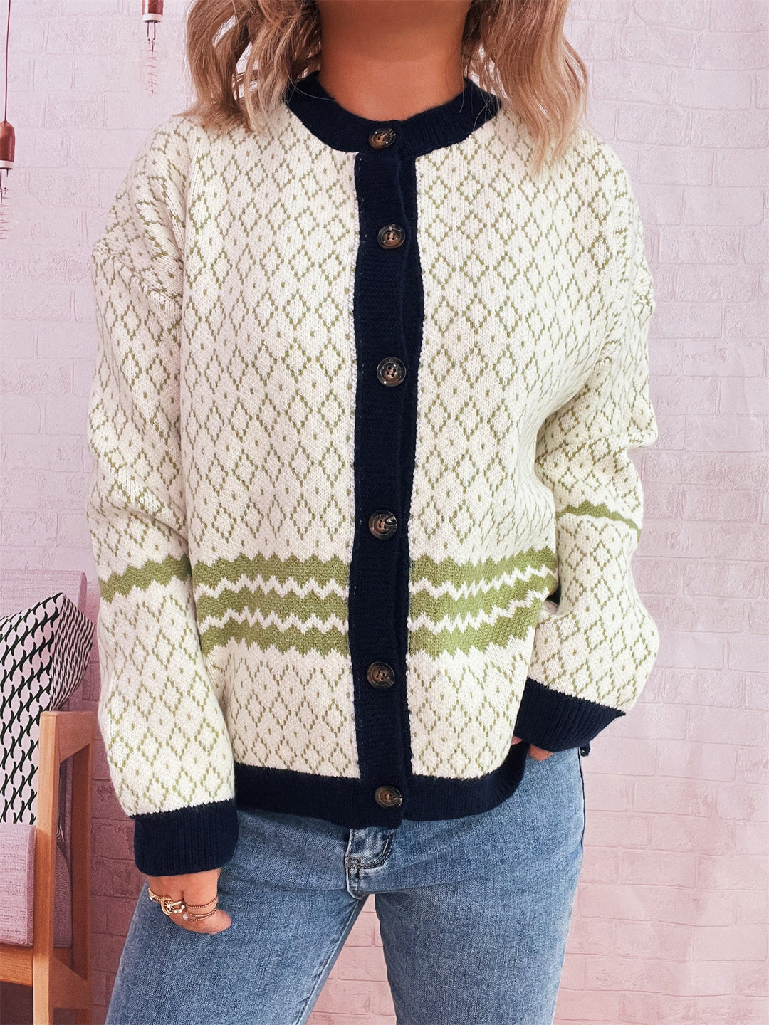 Damen Strickjacke mit vielseitigem Muster und eleganten Knopfdetails Drune