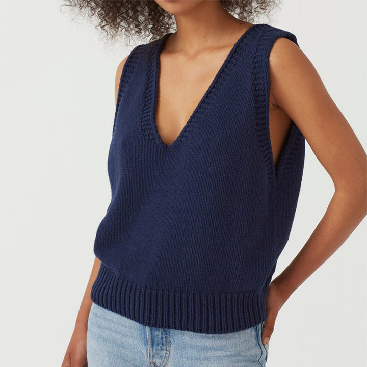 Damen stylischer Stricktop mit tiefem V-Ausschnitt und breiten Trägern Drune