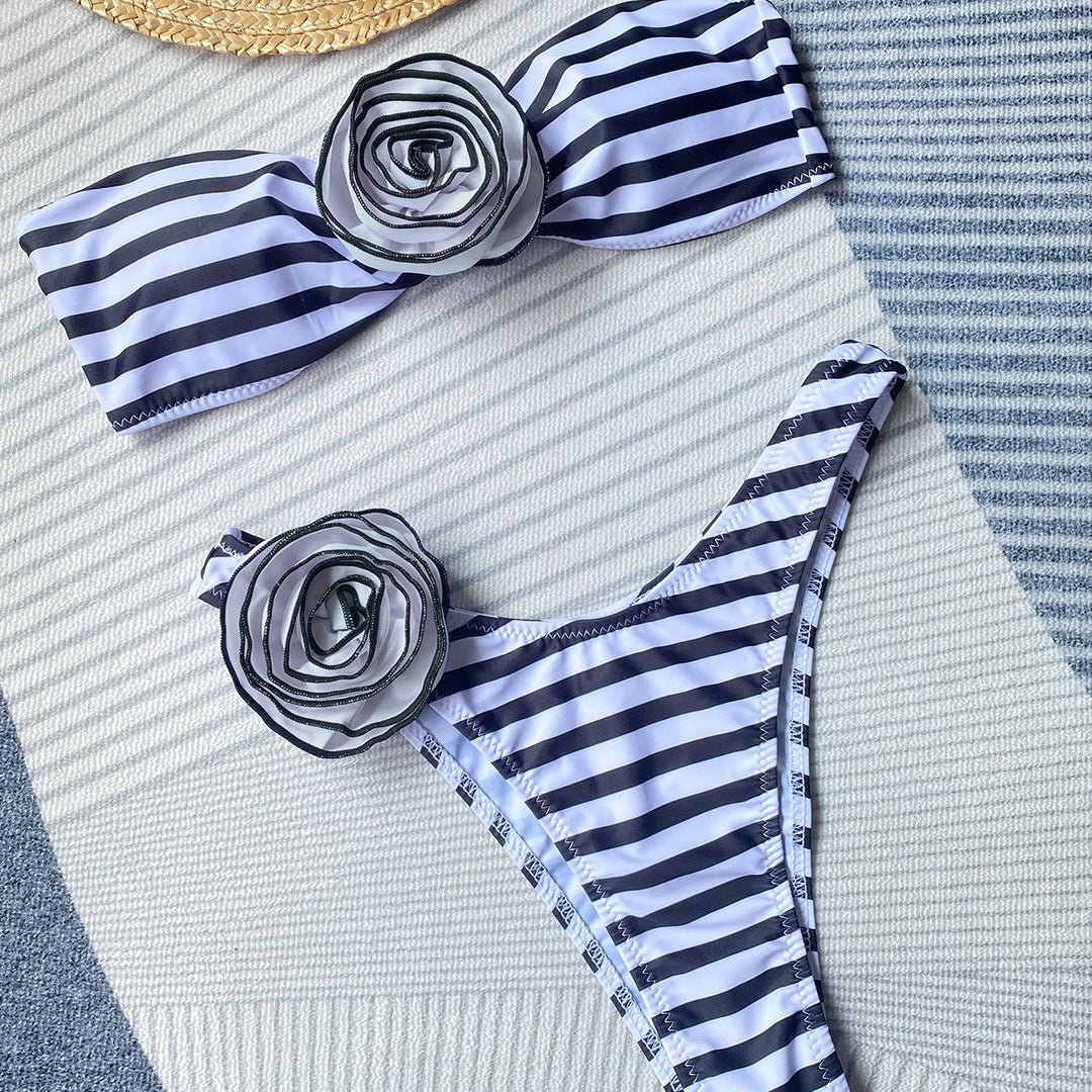 Damen Bandeau-Bikini mit zauberhaftem Blumendekor Drune