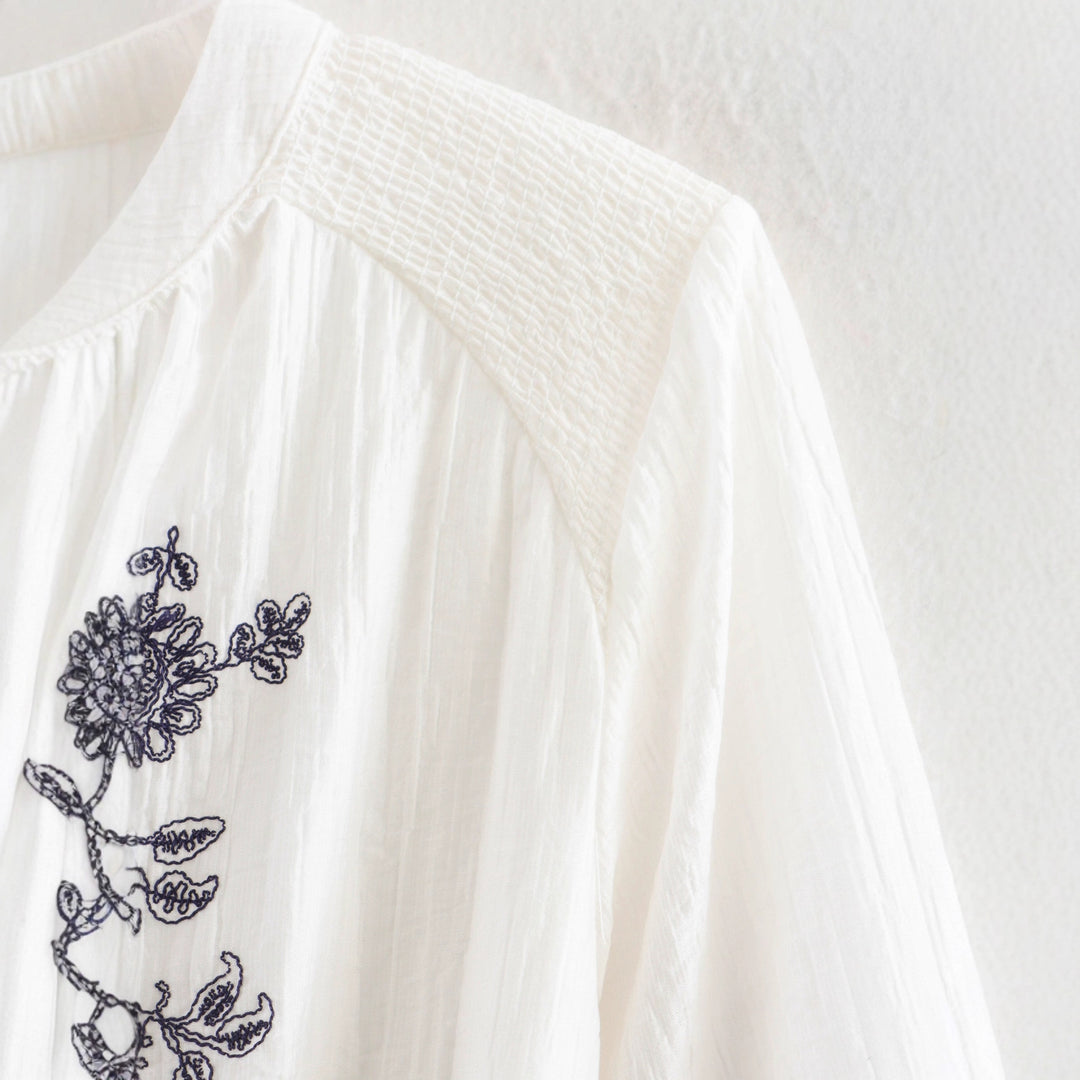 Damen elegante Bluse mit floralem Stickereidetail Drune
