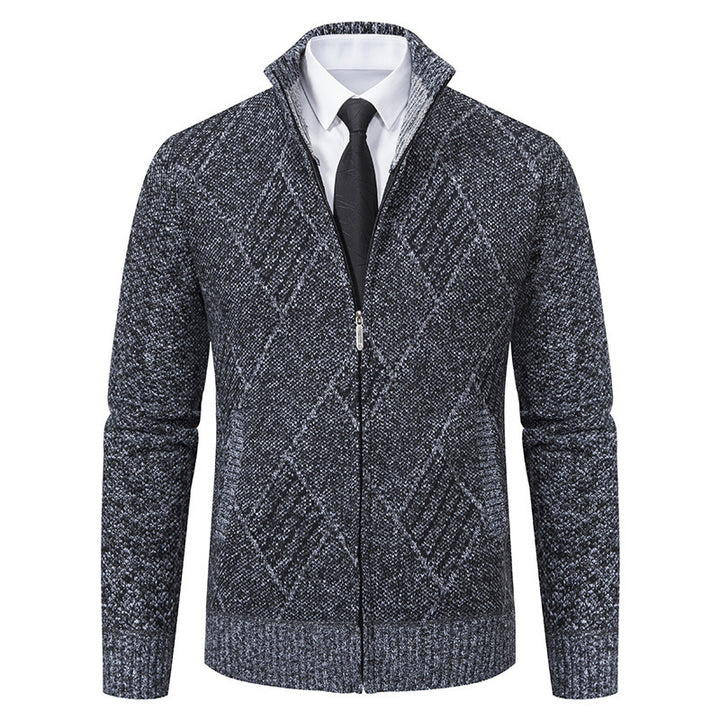Herren modische Strickjacke mit hohem Kragen und stilvollem Zopfmuster Drune