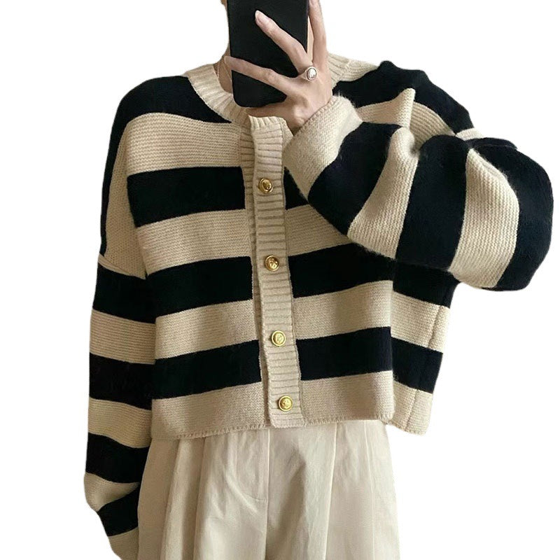 Damen Strickjacke mit goldenen Knöpfen und Streifenmuster Drune